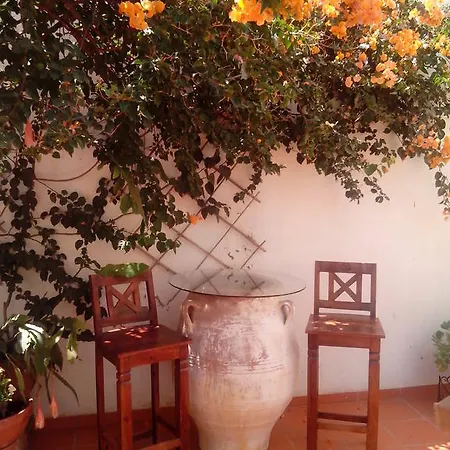 Home Hotel *